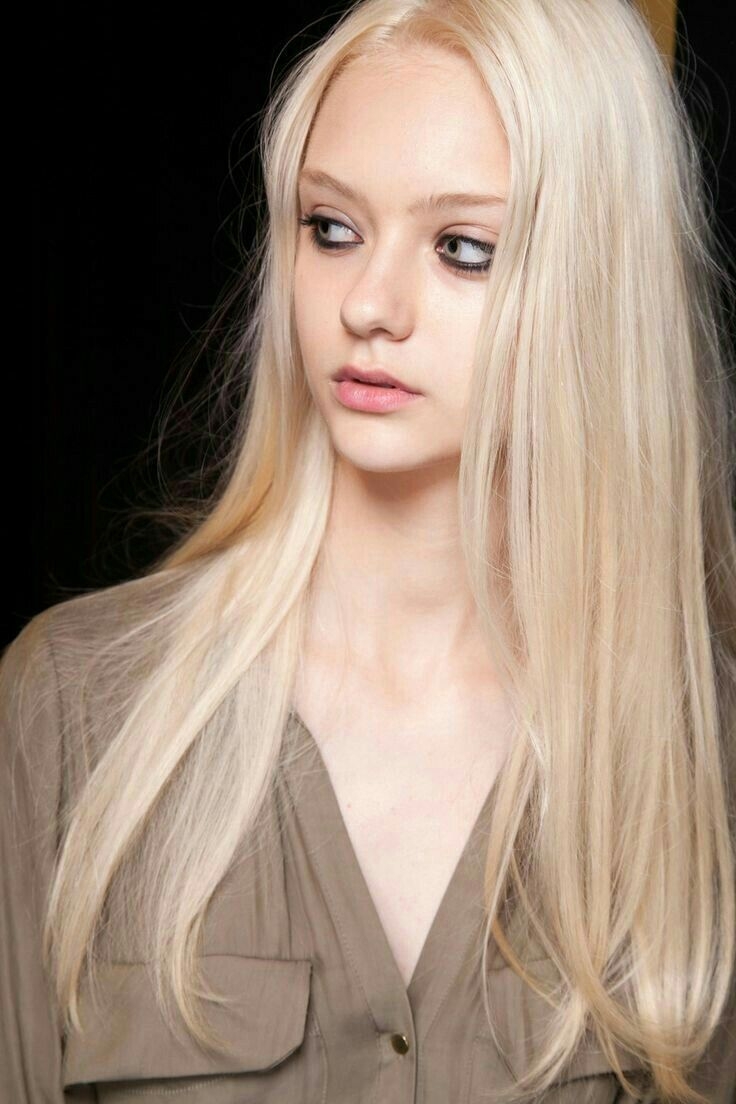 Амаль Софи альбинос