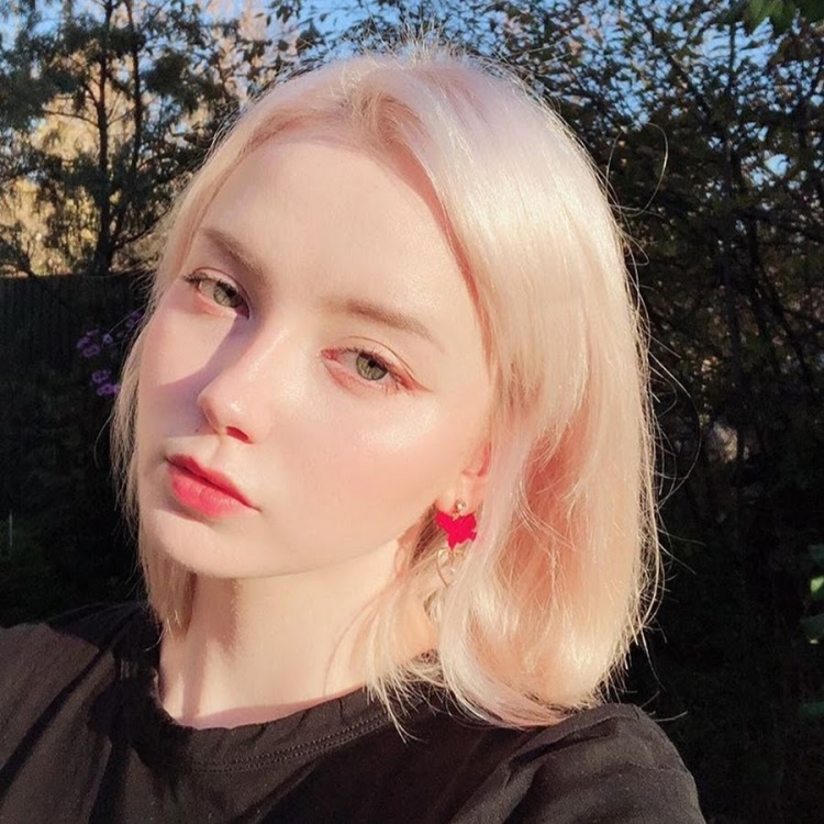 Алина Коваленко рыжая