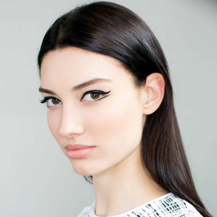 Тонкие брови