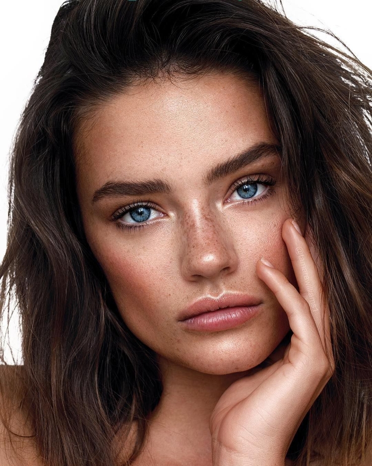 Анджелина Джоли 2000-2005