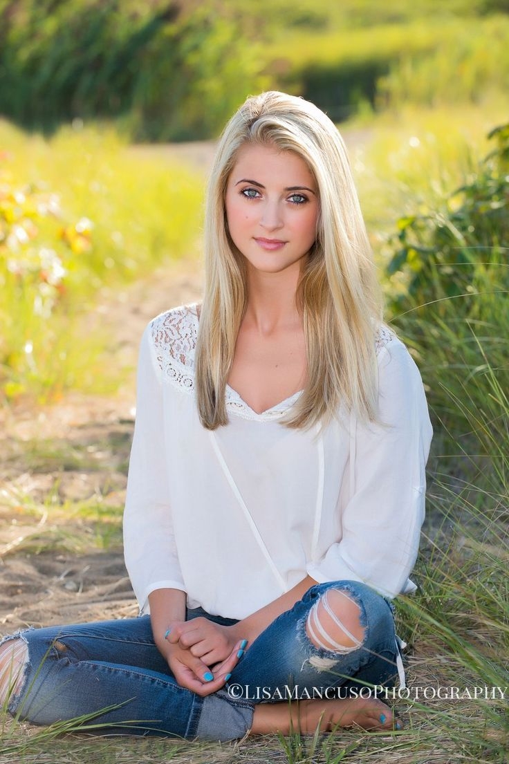 Девушка по пояс