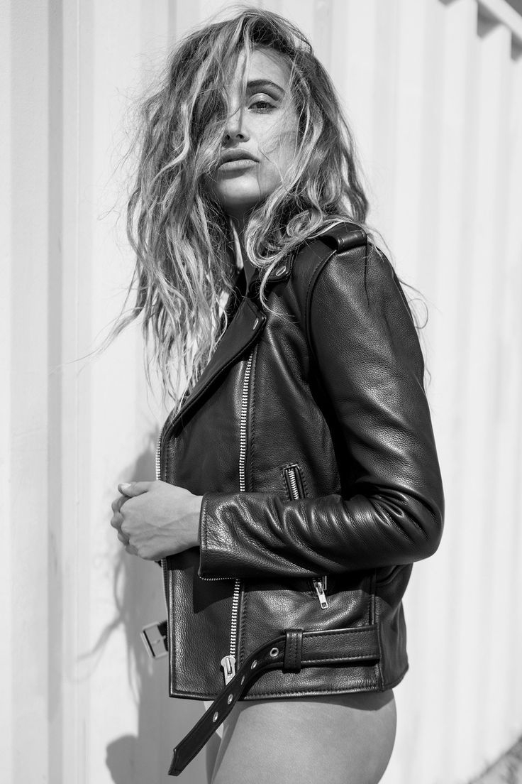 Красивые модные девушки