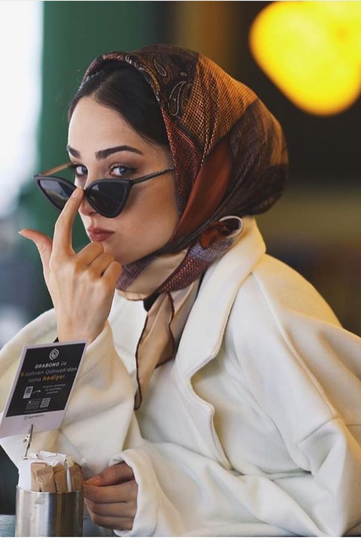 Анджелина Джоли в хиджабе