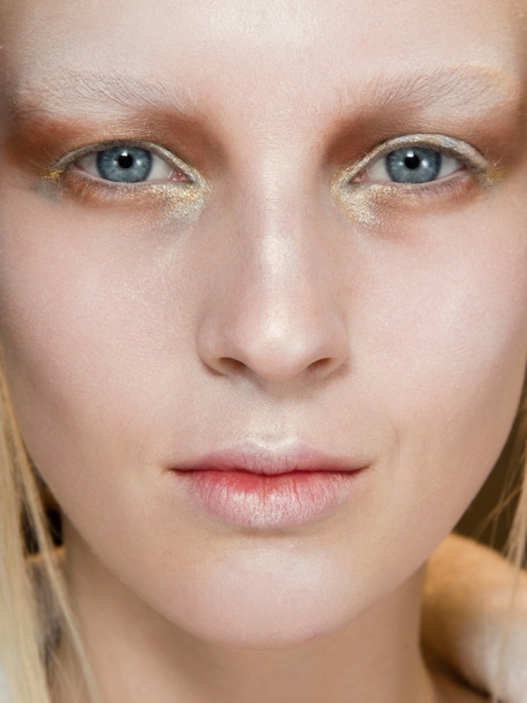 Саша Лусс блондинка