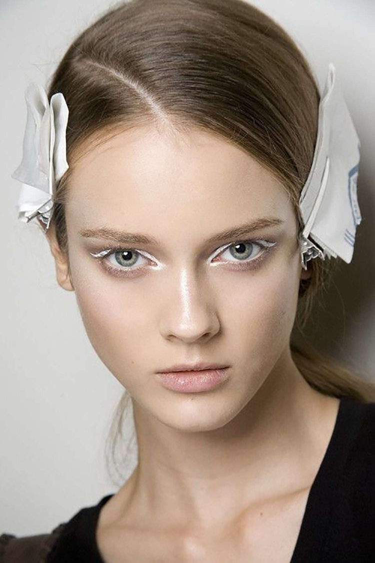 Брови блонд