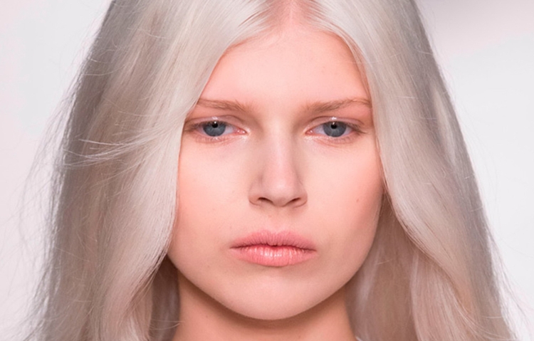 Ола Рудницка альбинос