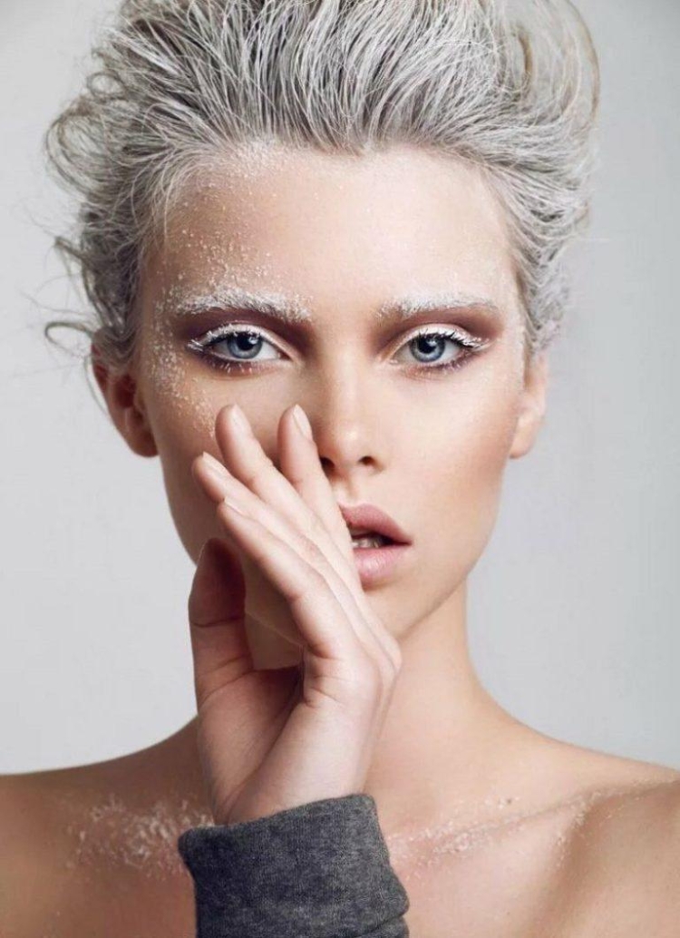 Белые брови