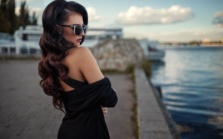 Красивые брюнетки