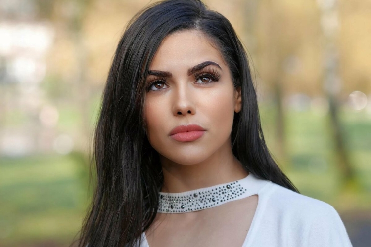 Вика Левина