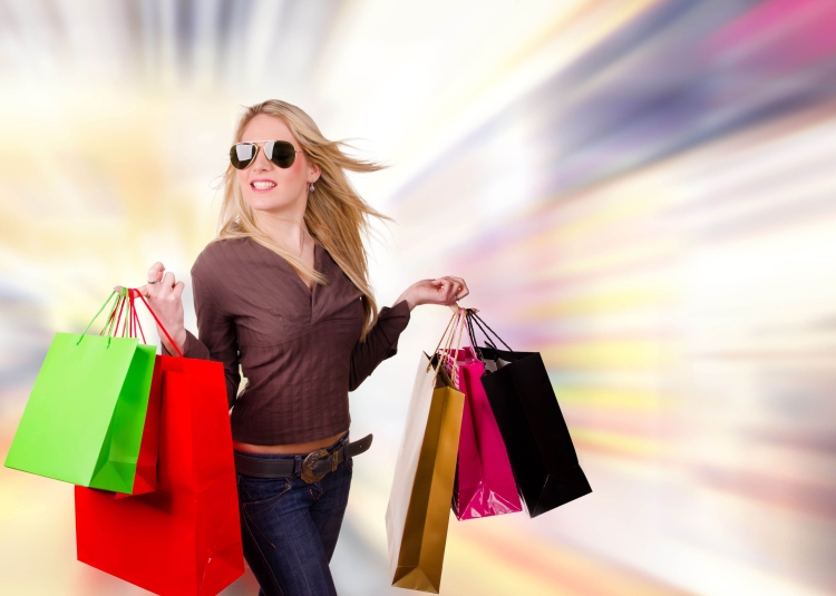 Женщина с покупками