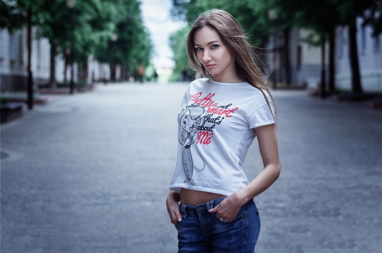 Футболка девушка