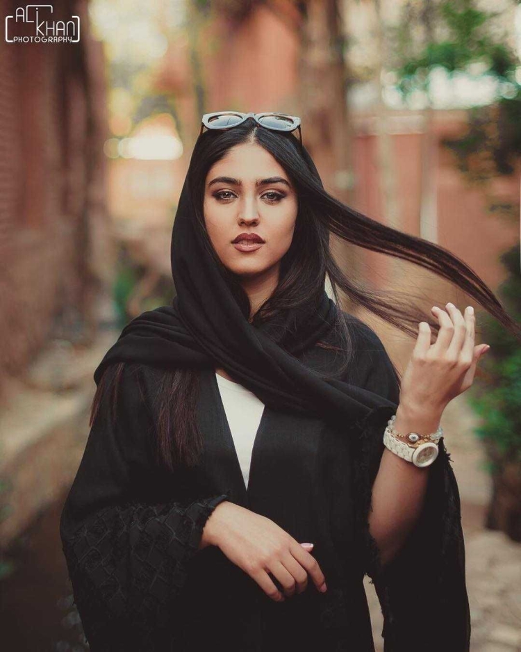 Грузинка с голубыми глазами