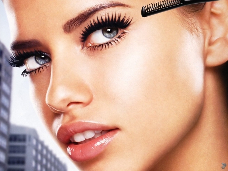 Адриана Лима ресницы