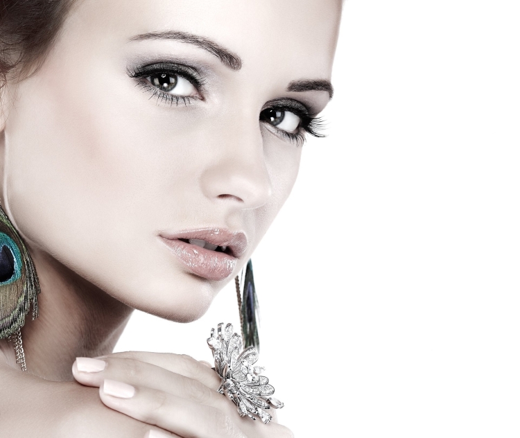 Девушка с ресницами