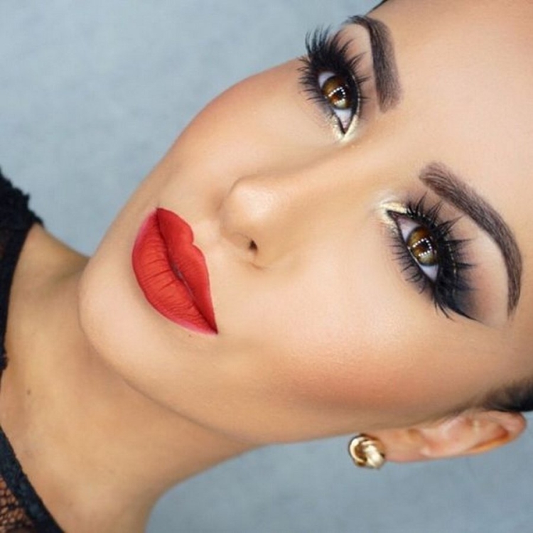 Эффектный макияж