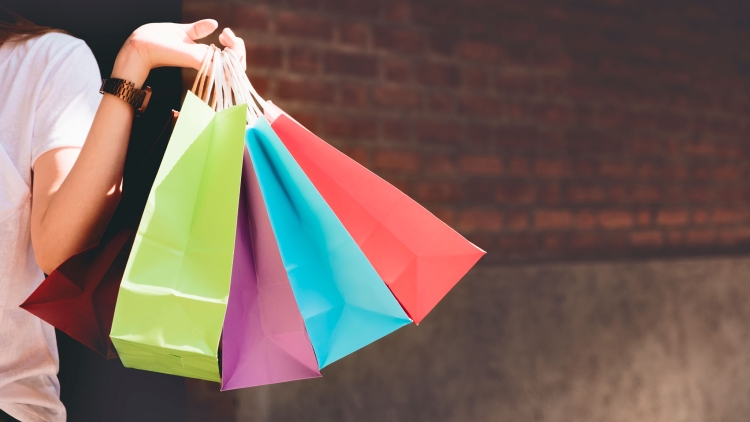 Подружки с покупками