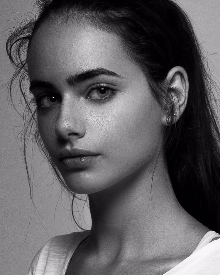 Яэль Шелбиа