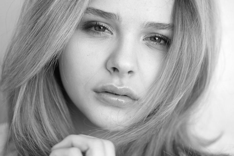 Хлоя Грейс Морец портрет