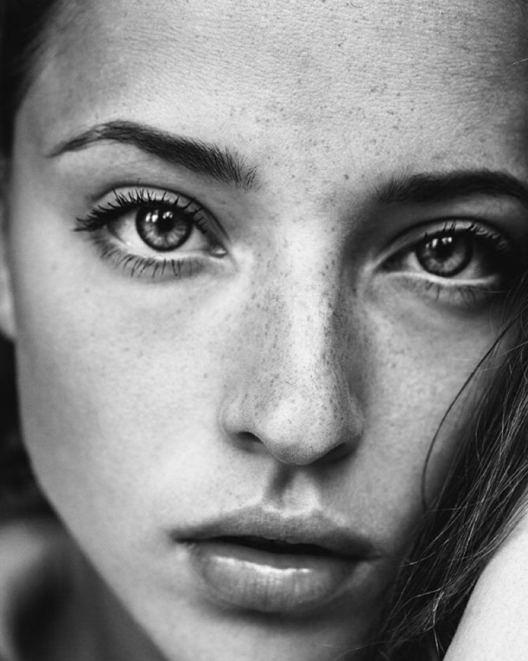 Черно белый портрет