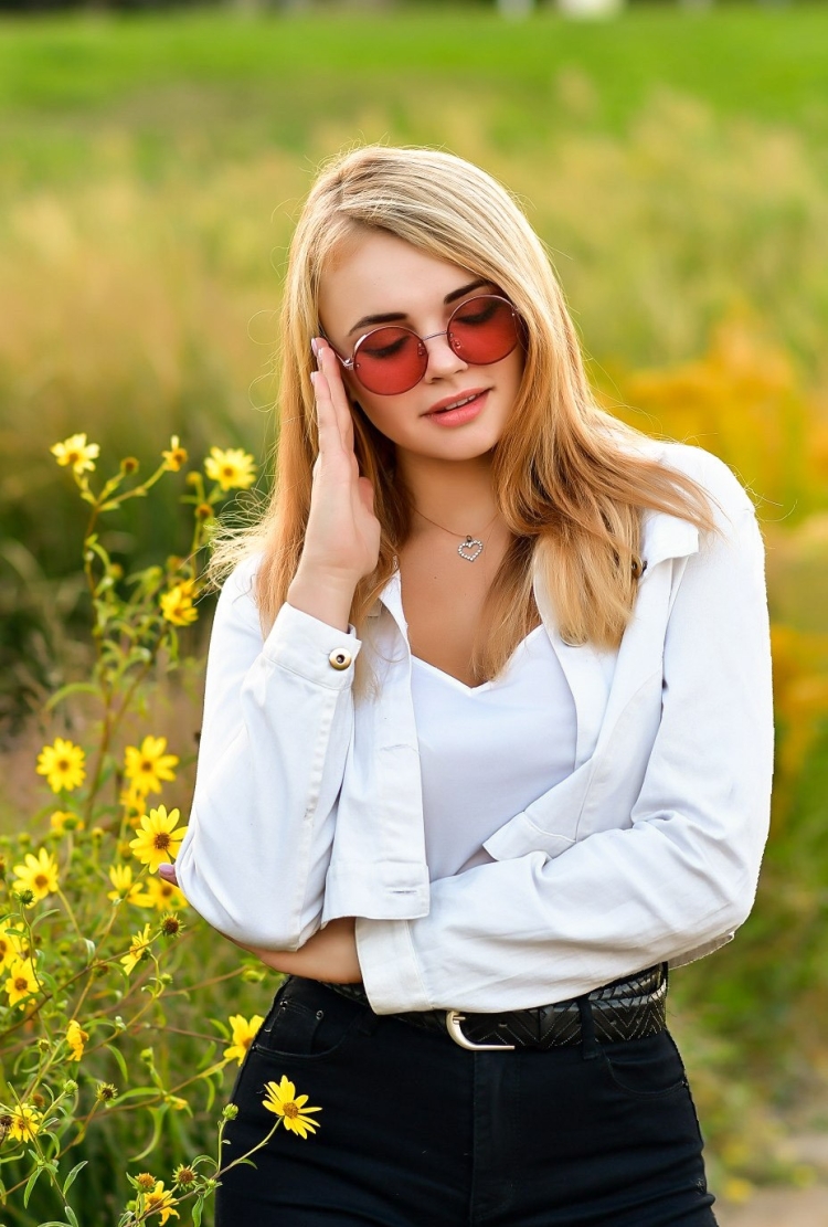 Вероника белая