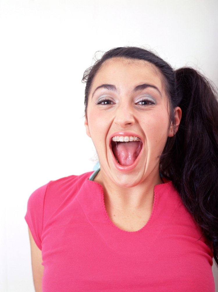 Женщина с открытым ртом