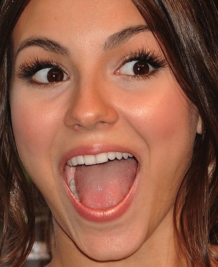 Виктория Джастис язык