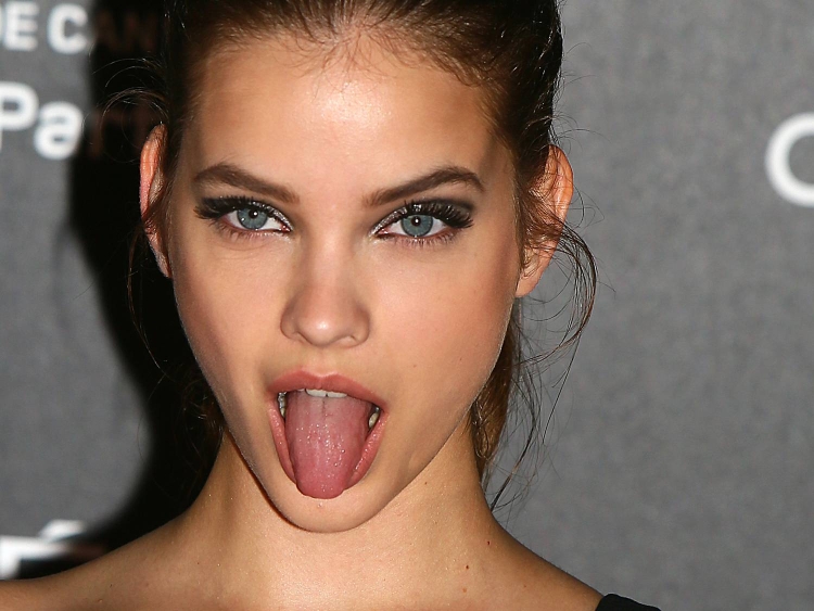 Барбара Палвин язык