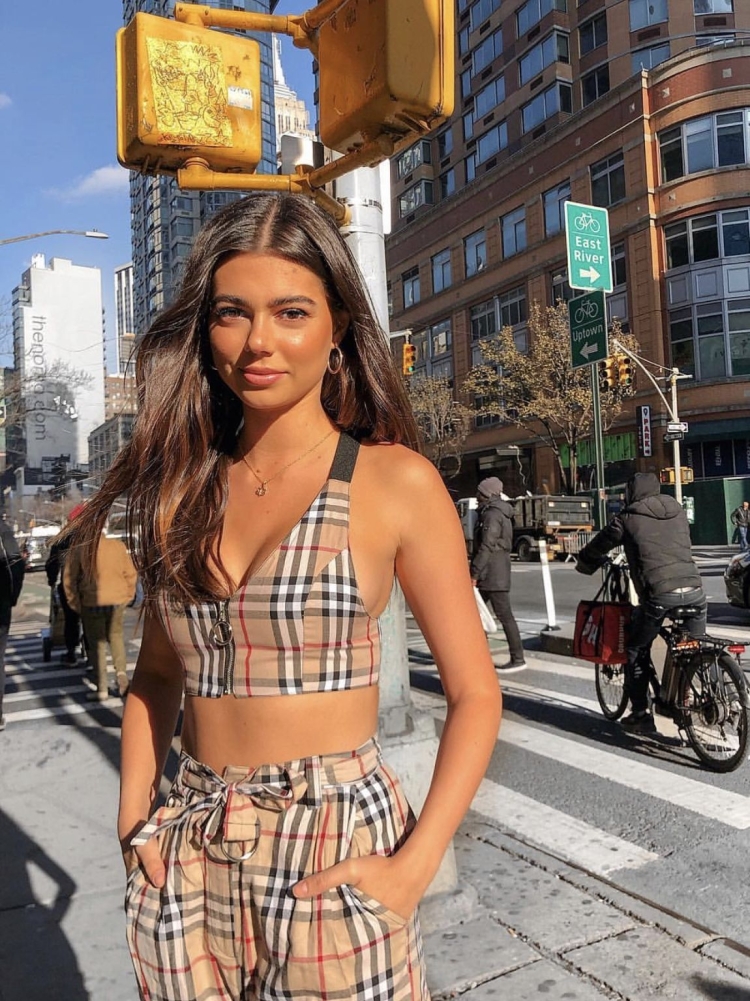 Кристина Мендонца