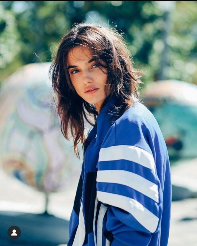 Испанка с веером