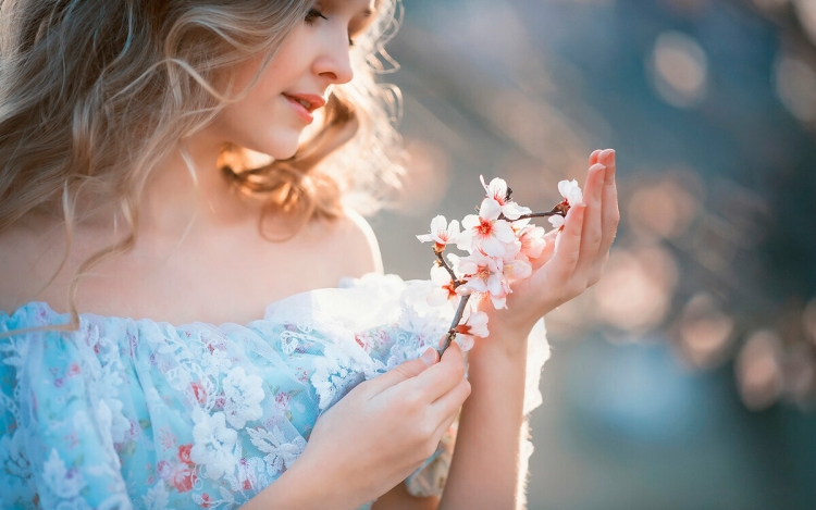 Нежная девушка