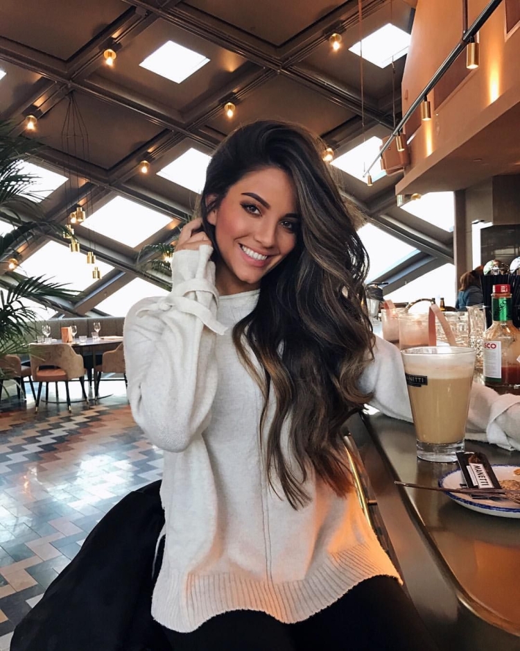 Европейская внешность девушки