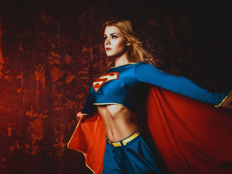 Дженнифер Холлэнд Супергерл