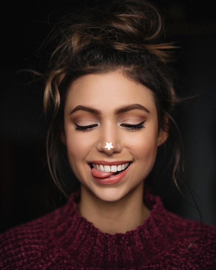 Губы девушки