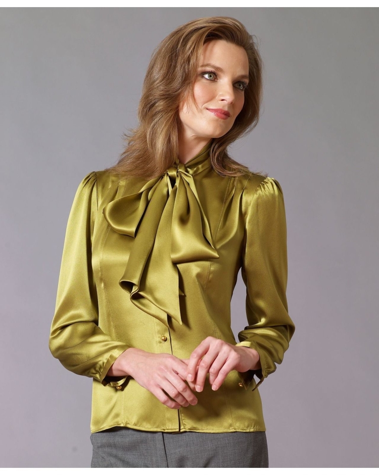 Атласные блузки с длинным рукавом