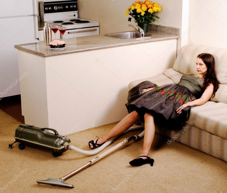 Женщина в квартире