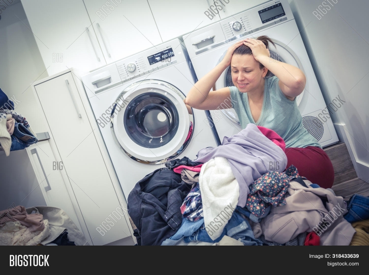 Женщина с будильником