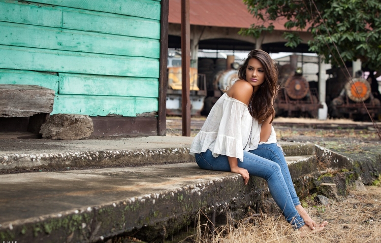 Обычные девушки в полный рост