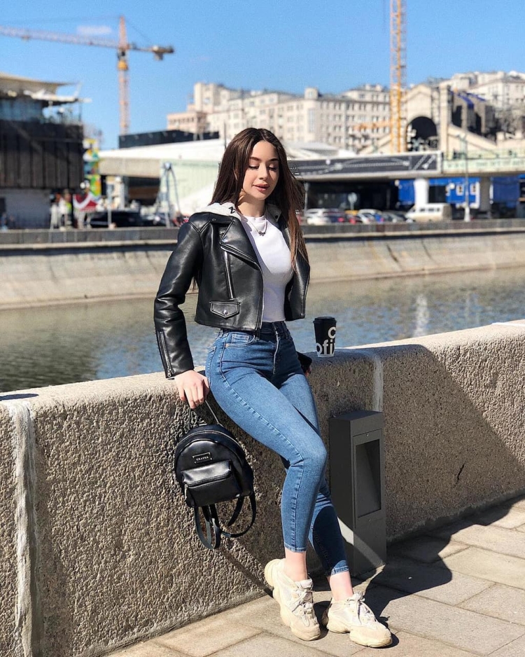 Рита Дакота в Кожанке