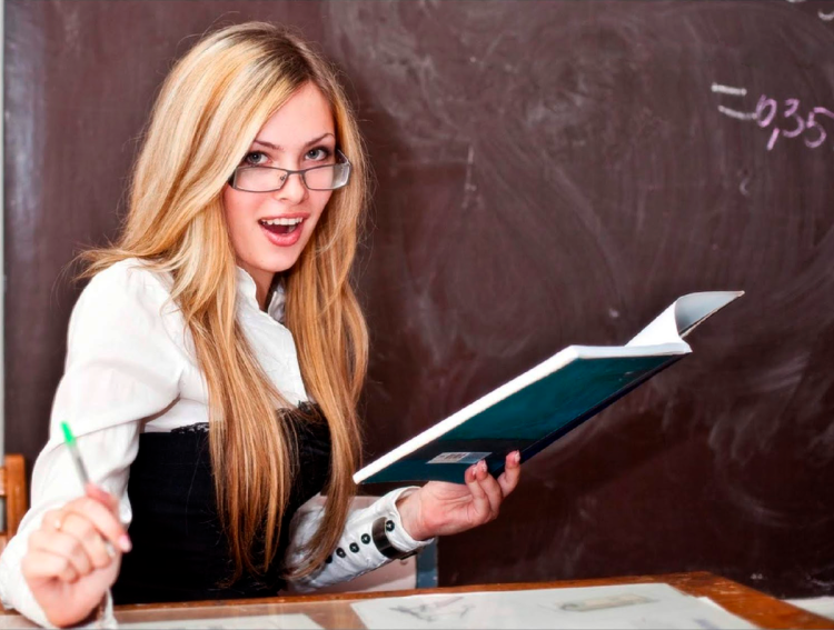 Елхова Оксана Игоревна