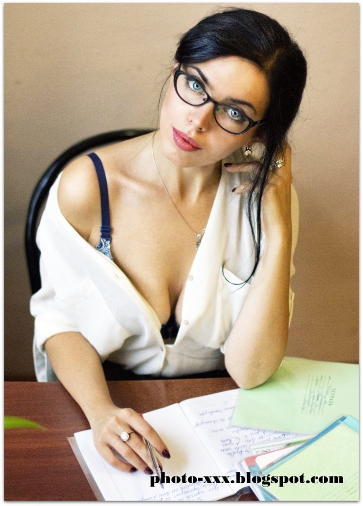 Девушка учитель