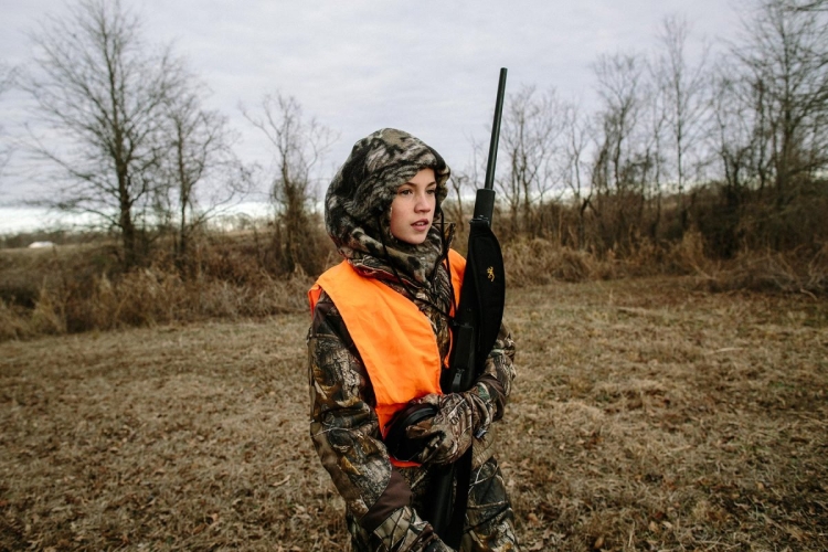 Девушка охотник