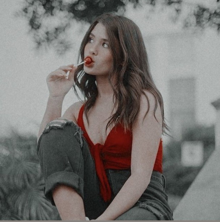 Магдалена Фраковяк с длинными волосами