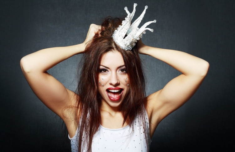 Эшли Олсен с бигудями