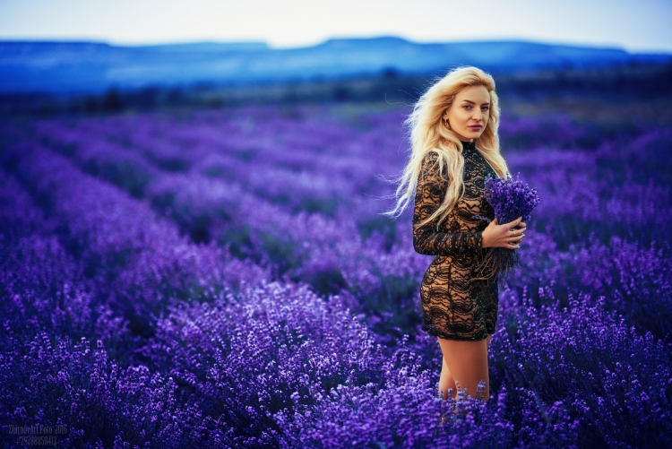 Фотосессия в лавандовом поле