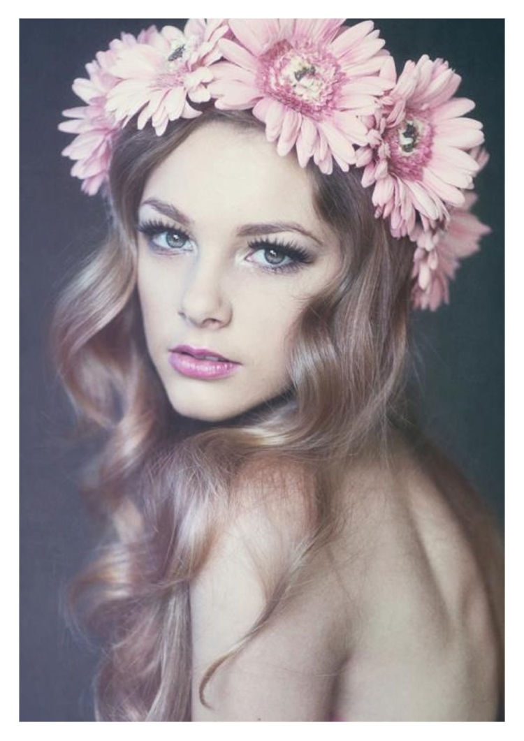 Свадебное платье с венком