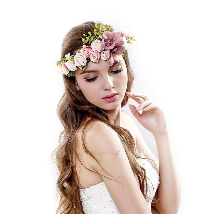 Женщина в венке