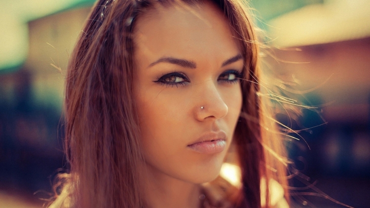 Красивый взгляд девушки