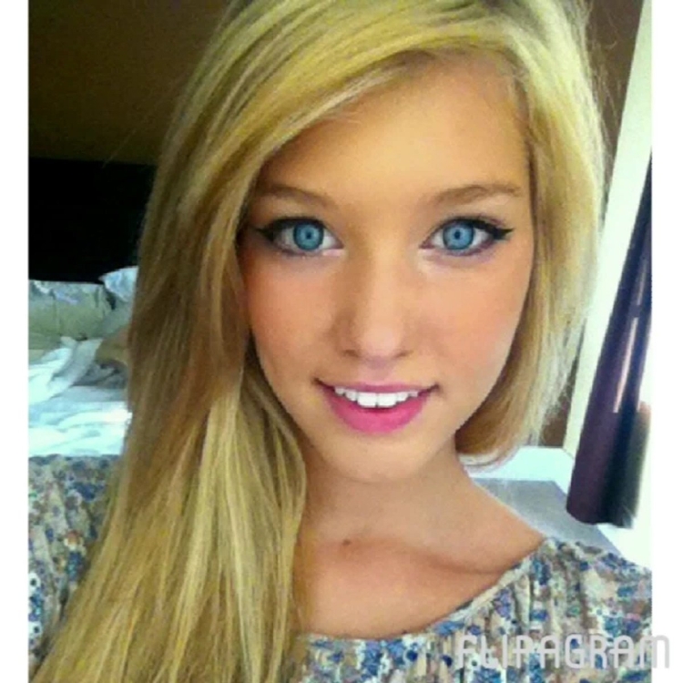 Роми Стрейд селфи