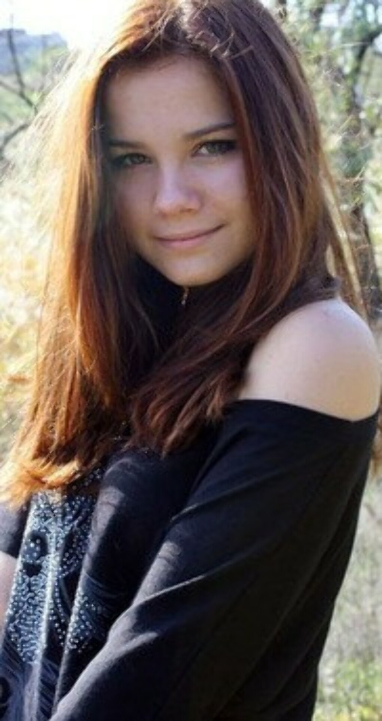 Девушка плохое качество профиль