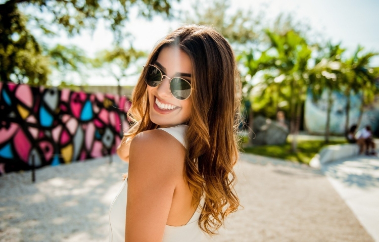 Красивые девушки в солнечных очках